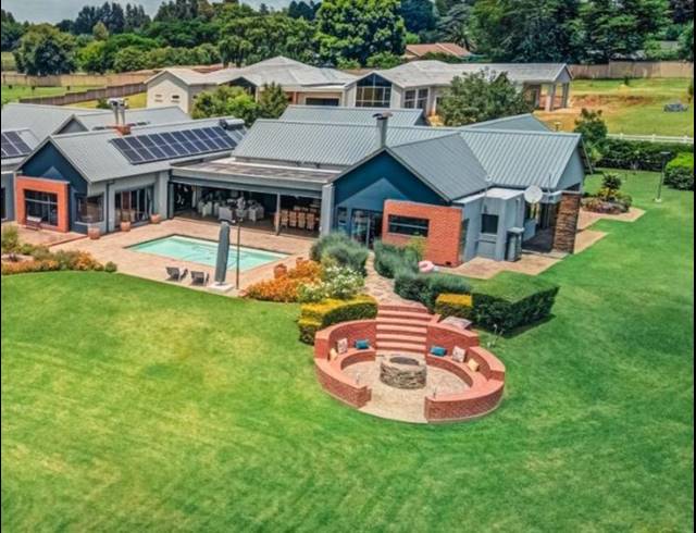 5 BEDROOM HOUSE FOR SALE IN BREDELL